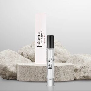 NEW NEVER SPRAYED Juliette Has a Gun Not a Perfume ~ 5ml!